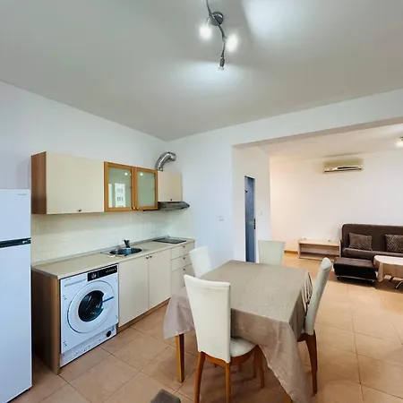 Sunny Hause 106 One Bedroom Napospart