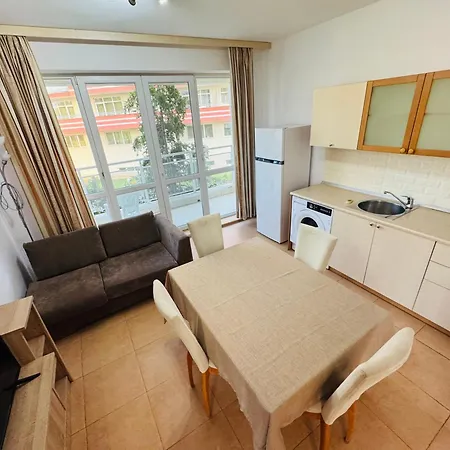 Sunny Hause 106 One Bedroom Apartman *