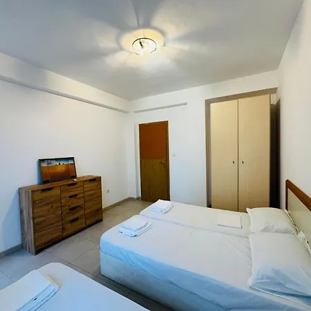 Sunny Hause 106 One Bedroom *