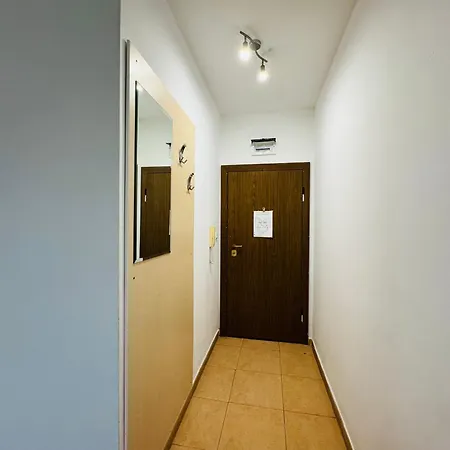 Sunny Hause 106 One Bedroom Apartman *