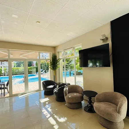 Sunny Hause 106 One Bedroom Napospart